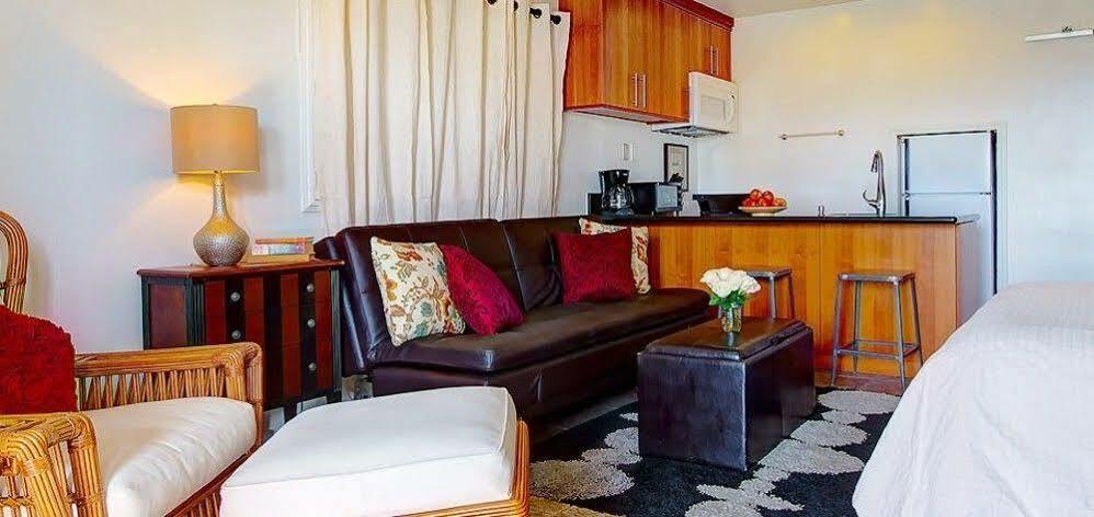Beachwalk Apartahotel